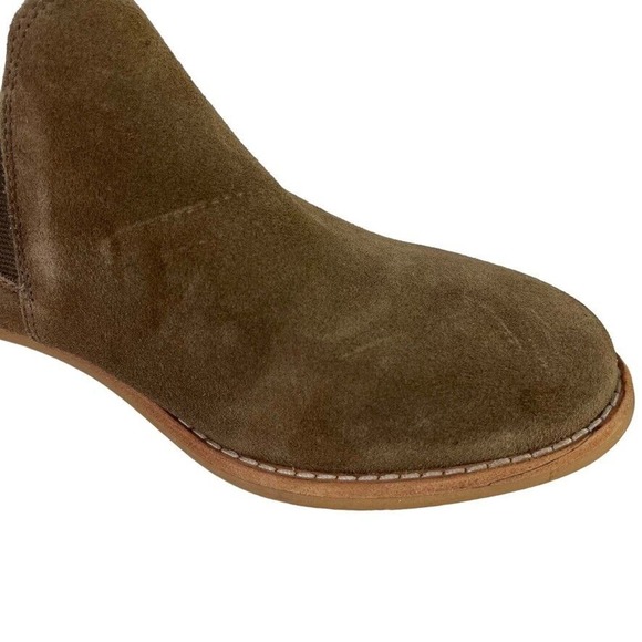 Clarks Brown Ankle Booties with Side Cutouts - Picture 2 of 16